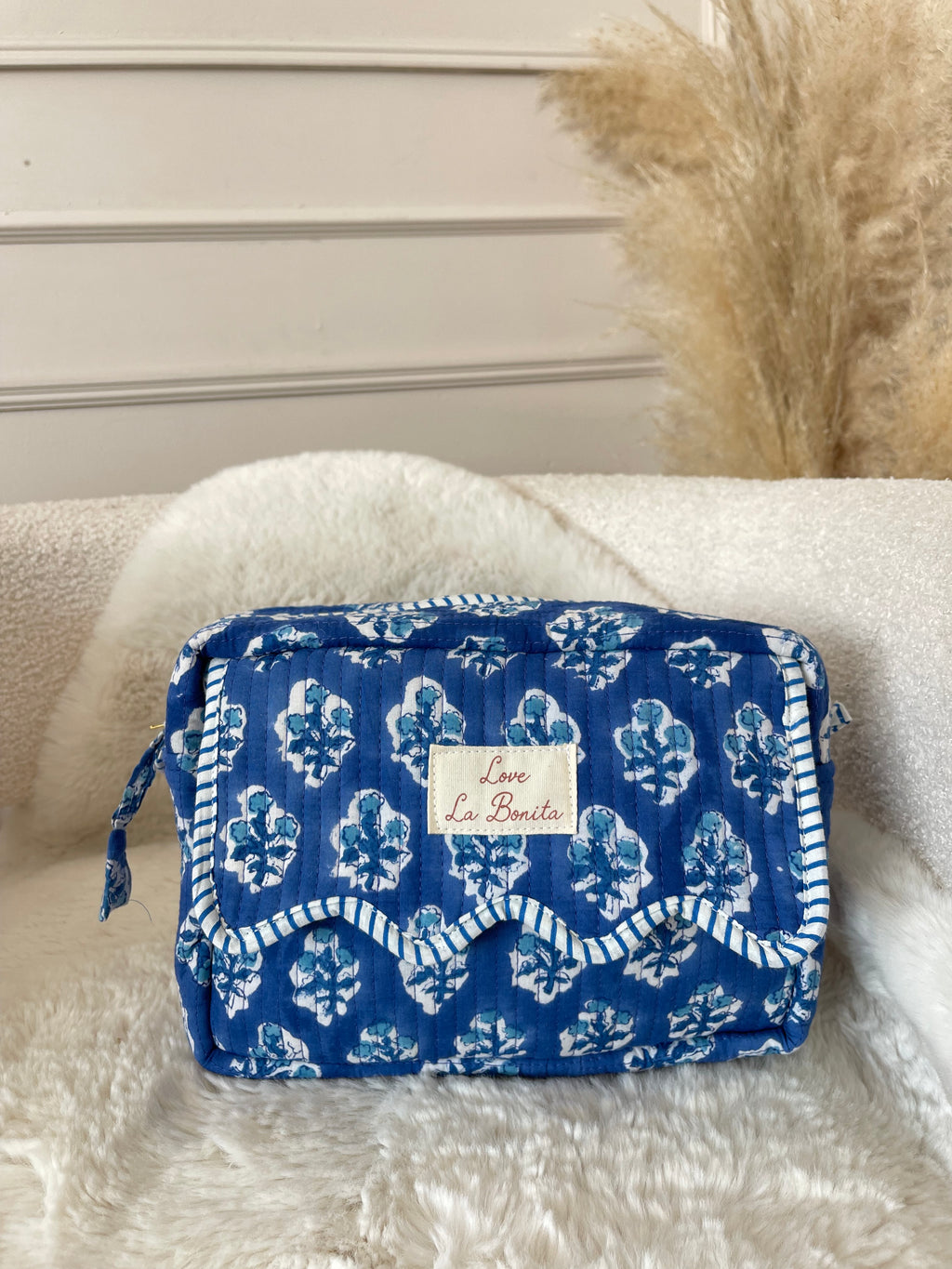 Demi Tote